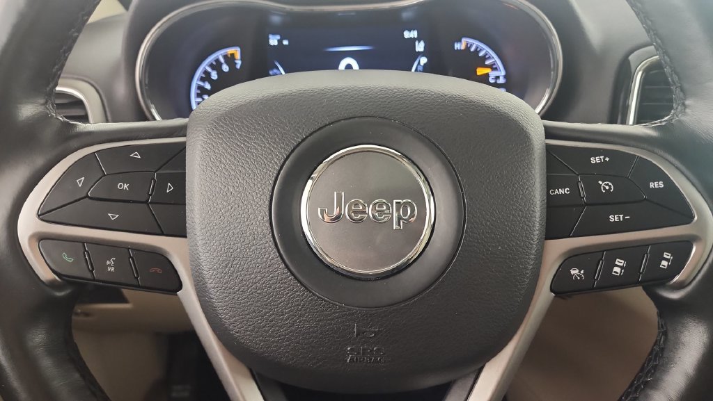 Used 2020 Jeep Grand Cherokee Limited AWD/4WD image 12