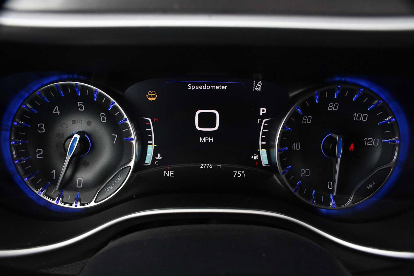 New 2025 Chrysler Pacifica Select AWD/4WD image 36