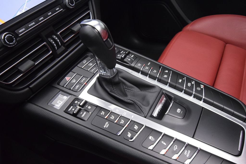 Used 2021 Porsche Macan GTS AWD/4WD image 26