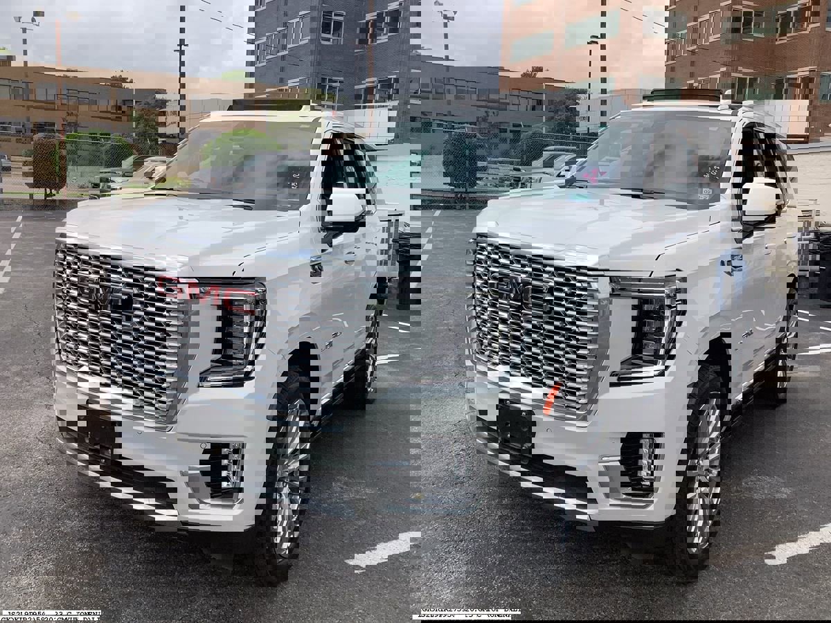 Used 2023 GMC Yukon Denali w/ Max Trailering Package image 4