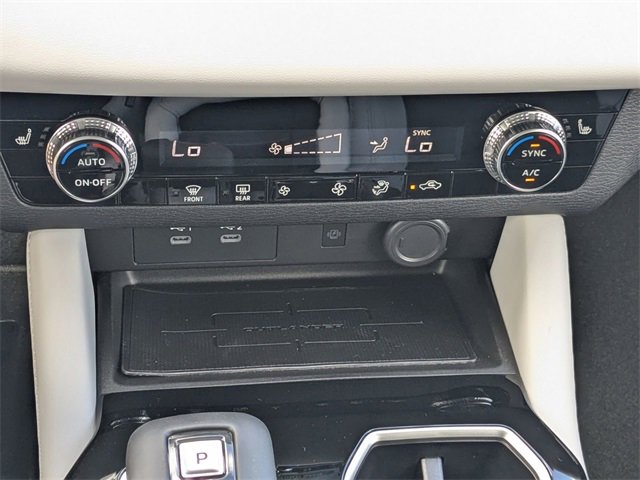 New 2025 Mitsubishi Outlander SE image 29