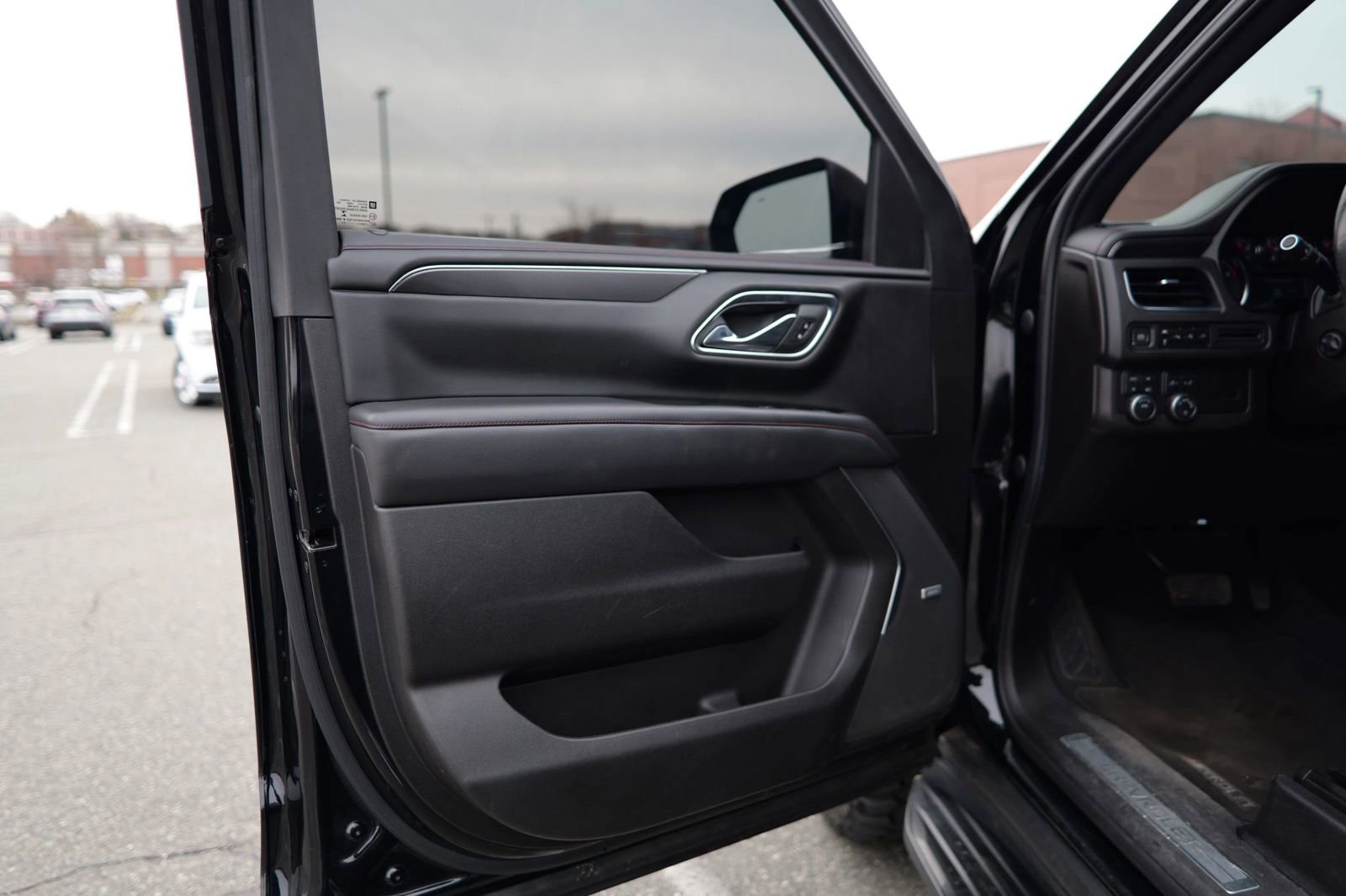 Used 2021 Chevrolet Suburban RST w/ Luxury Package image 16