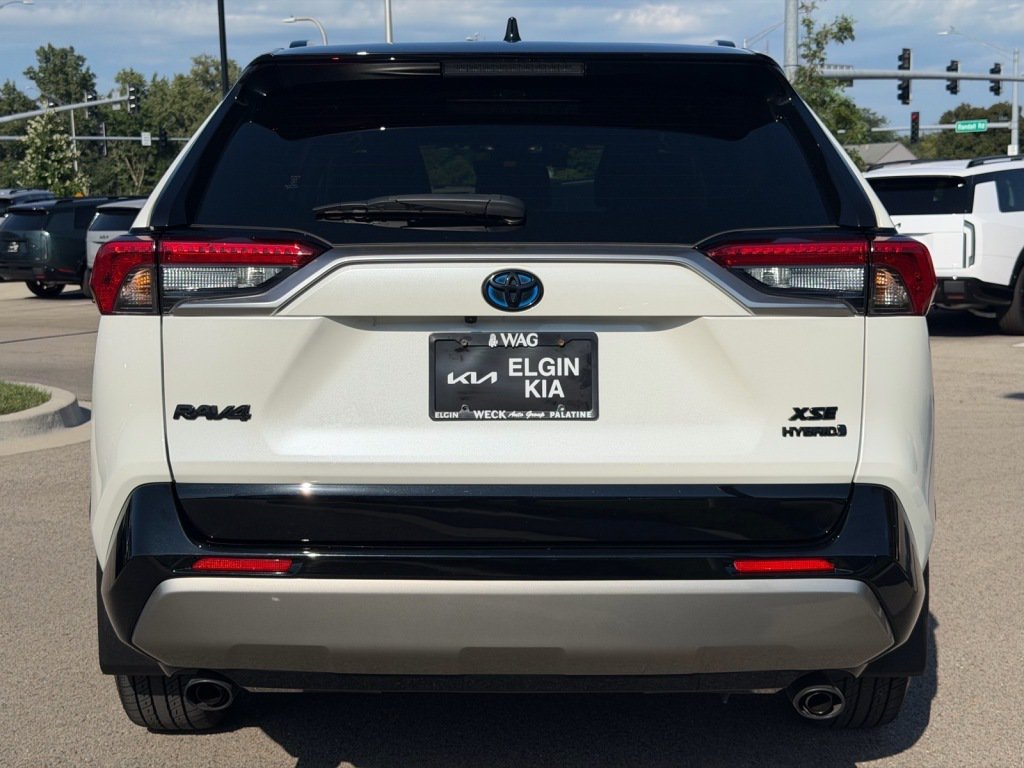 Used 2022 Toyota RAV4 XSE w/ XSE Grade Weather Package AWD/4WD image 4