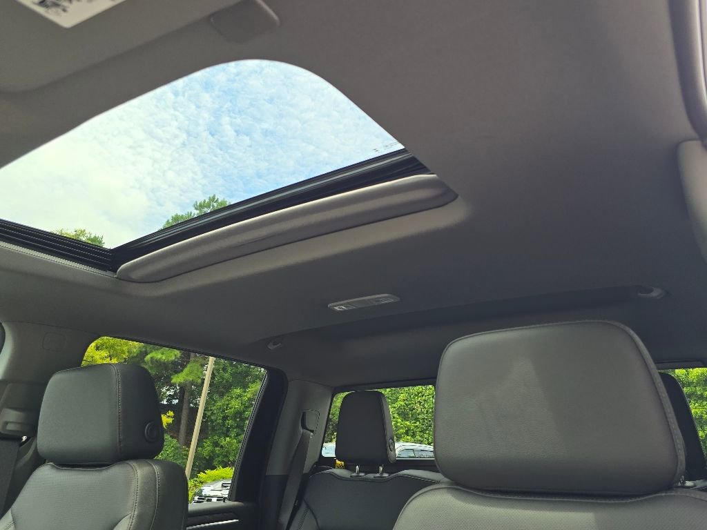 New 2025 GMC Sierra 2500 SLT w/ SLT Premium Package image 9