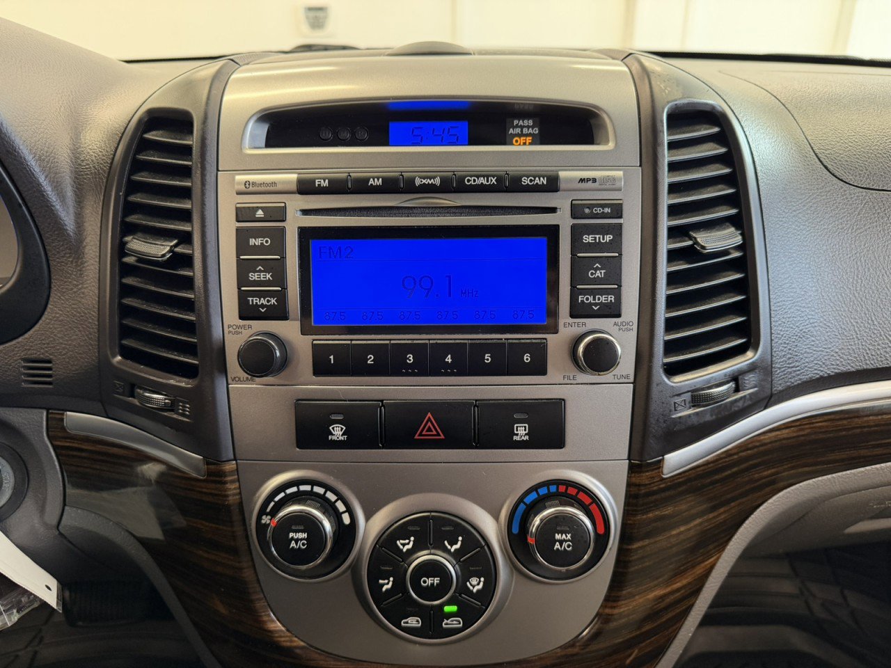 Used 2010 Hyundai Santa Fe GLS image 11