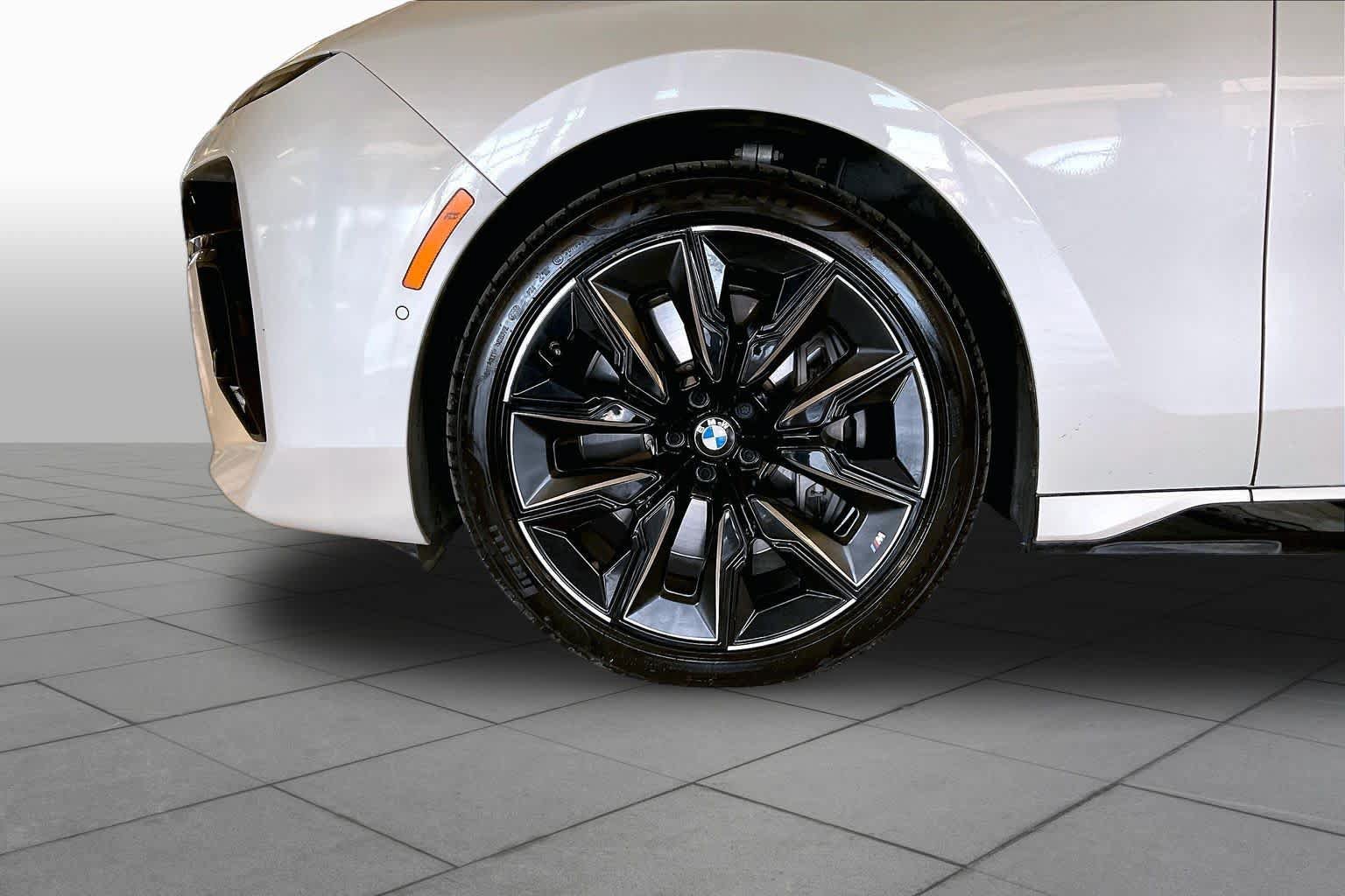 Used 2023 BMW 760i xDrive AWD/4WD image 10