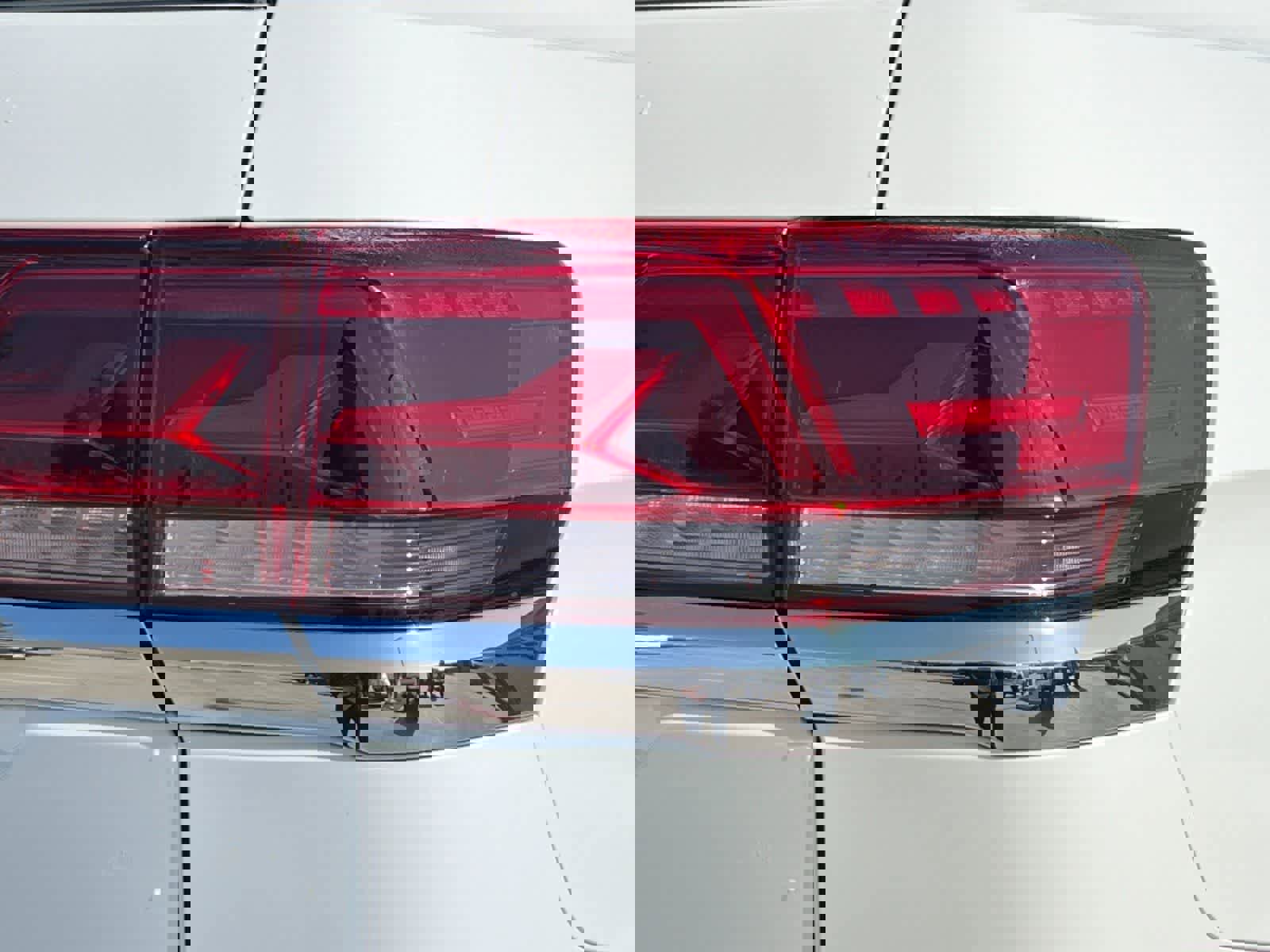 Used 2025 Volkswagen Atlas SE image 29