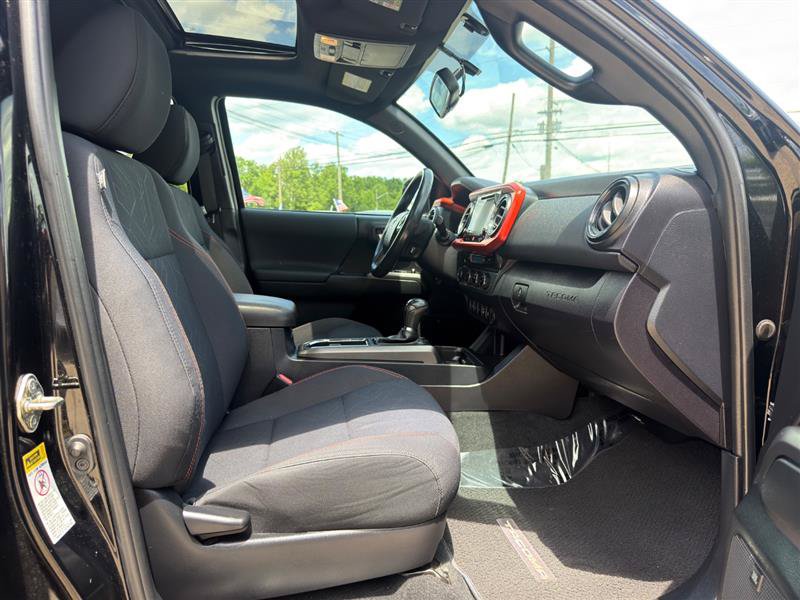 Used 2017 Toyota Tacoma TRD Sport RWD image 19