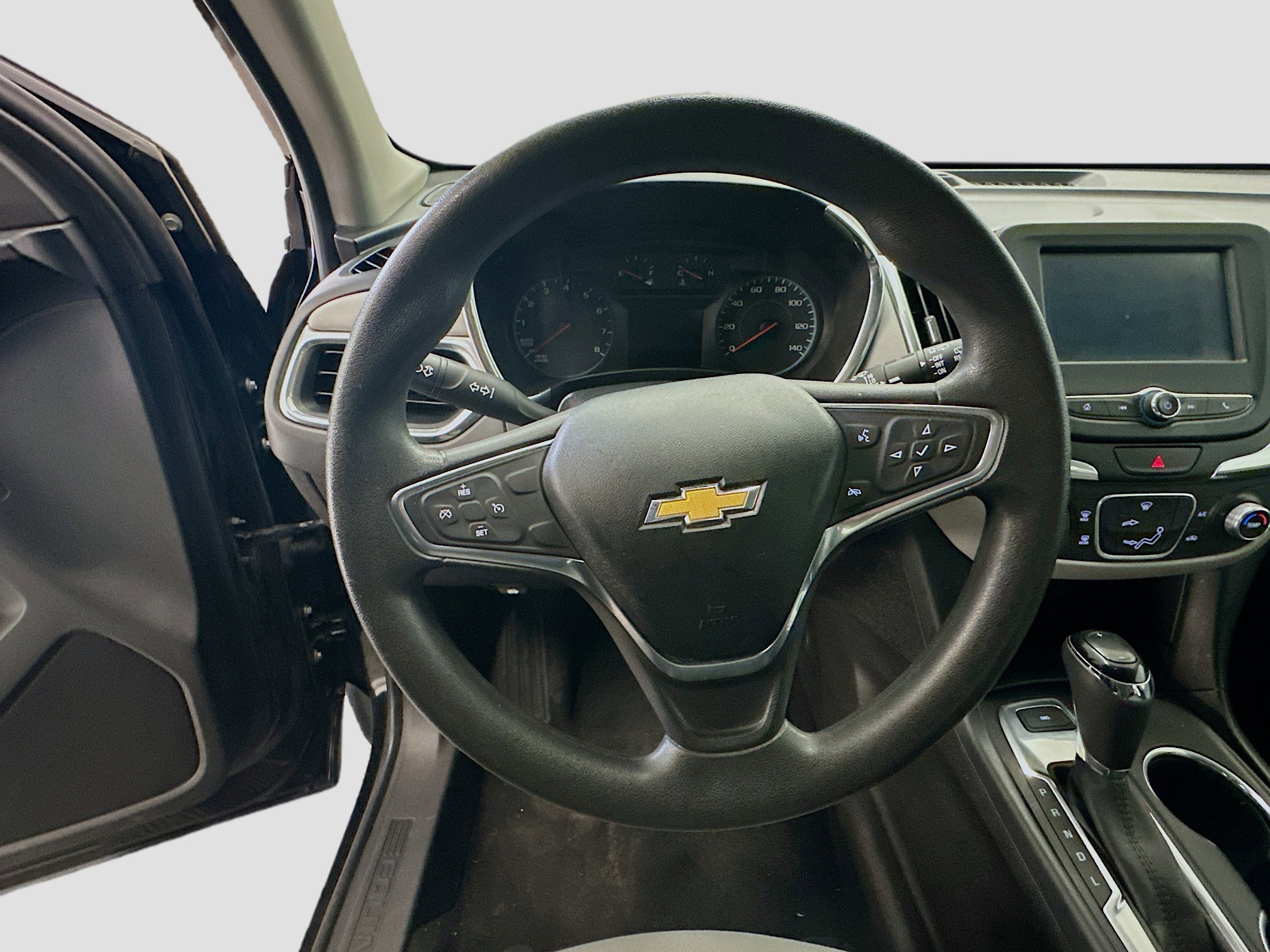 Used 2018 Chevrolet Equinox LS image 18