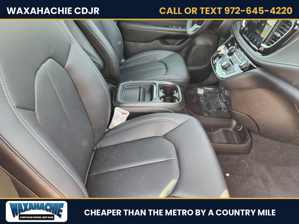 New 2027 Chrysler Pacifica Select FWD image 11