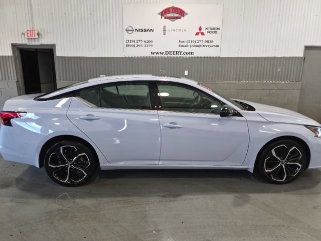 Certified 2025 Nissan Altima 2.5 SR w/ SR Premium Package AWD/4WD image 2