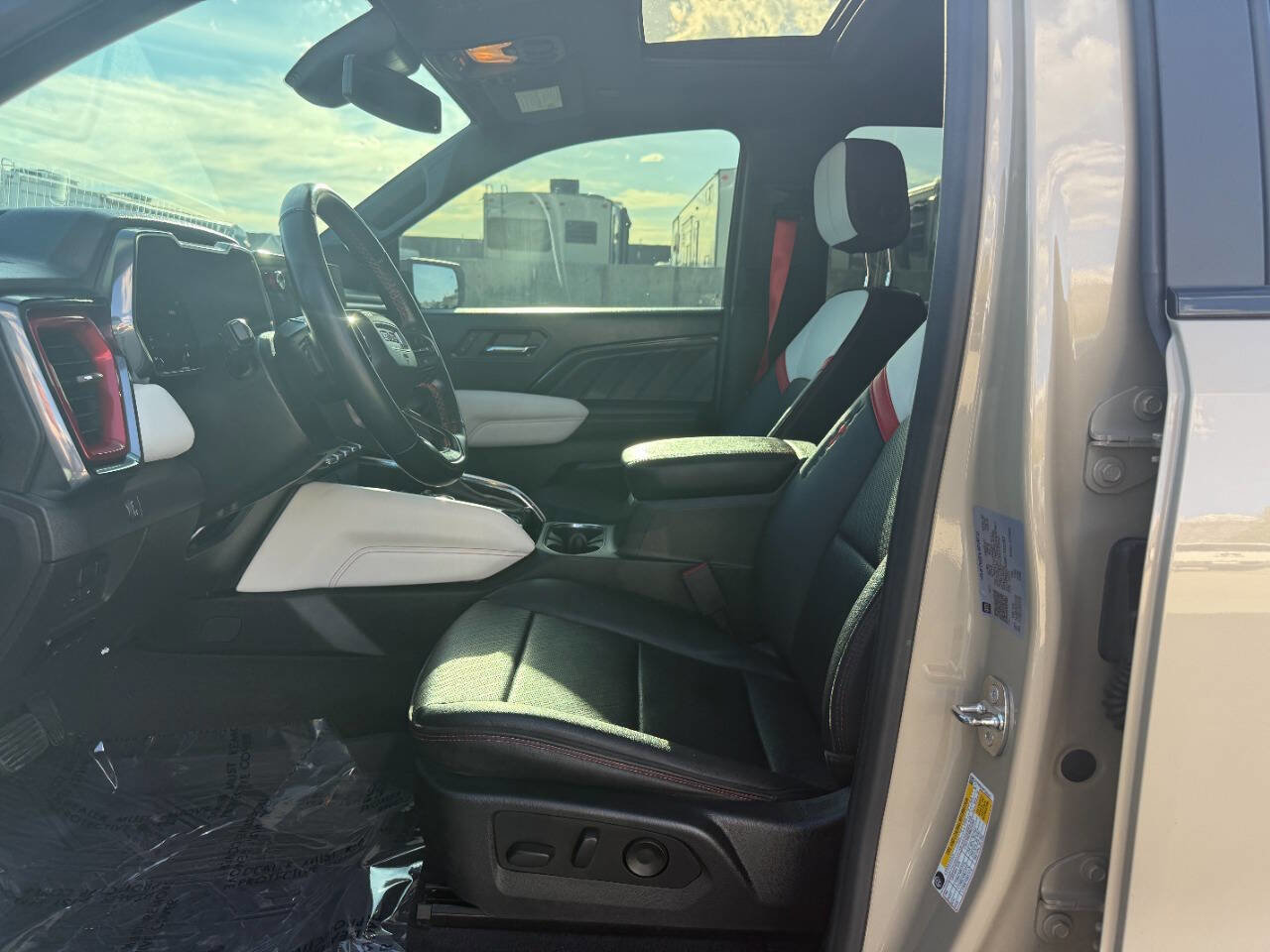 Used 2023 GMC Canyon AT4X w/ Edition 1 AWD/4WD image 19