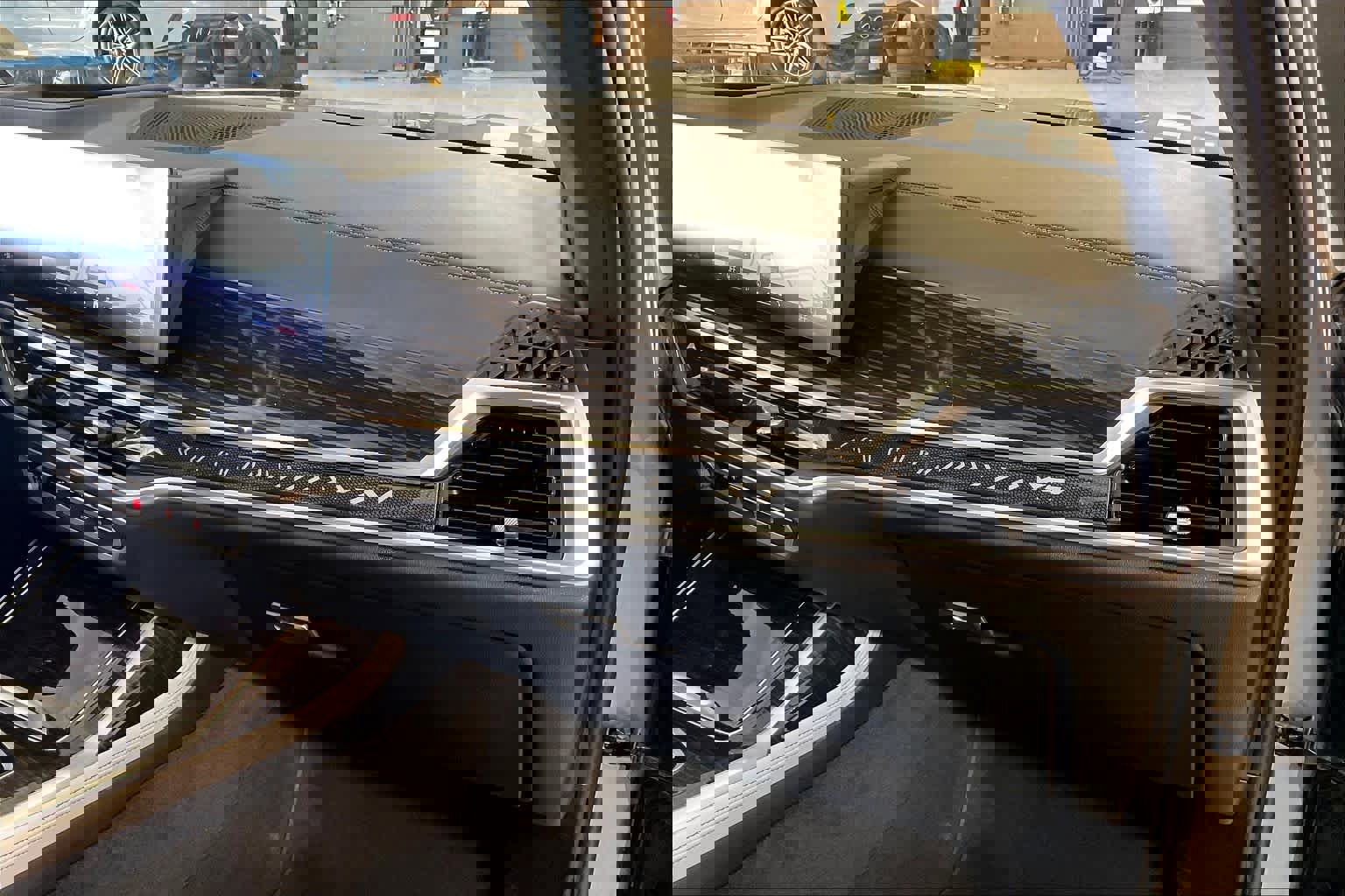 Used 2024 BMW X7 xDrive40i image 18