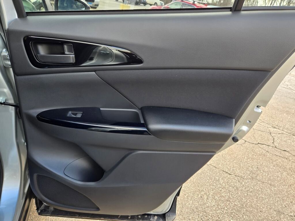 New 2025 Mitsubishi Eclipse Cross LE image 8