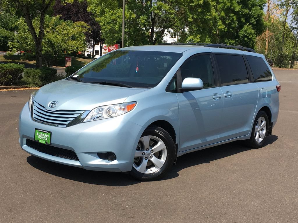 Used 2017 Toyota Sienna LE