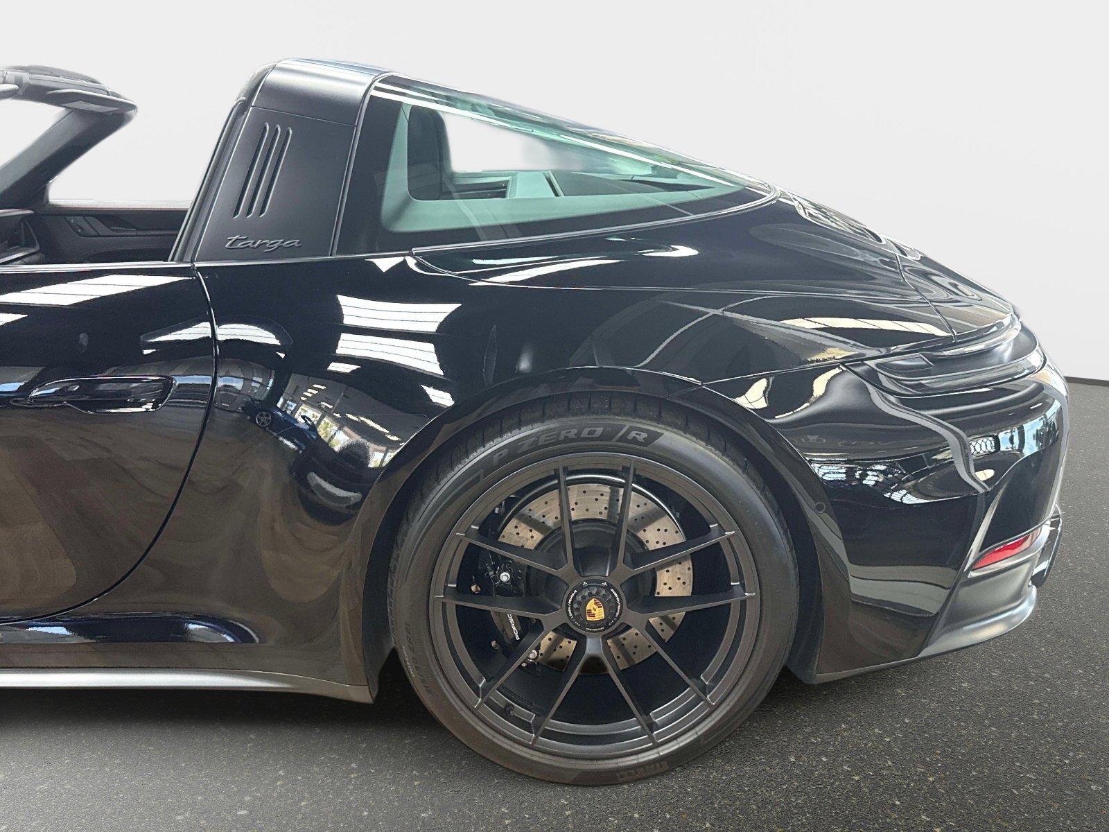 Used 2025 Porsche 911 Targa 4 GTS image 19