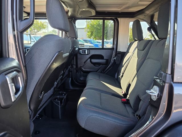 Used 2025 Jeep Wrangler Unlimited Rubicon w/ Convenience Group AWD/4WD image 17