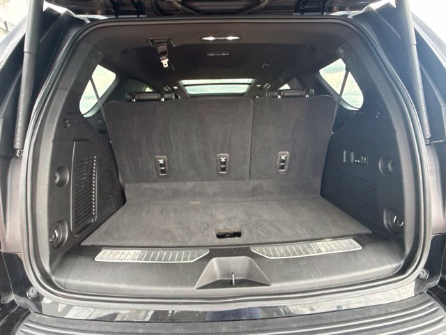 Used 2021 GMC Yukon Denali w/ Denali Premium Package AWD/4WD image 8