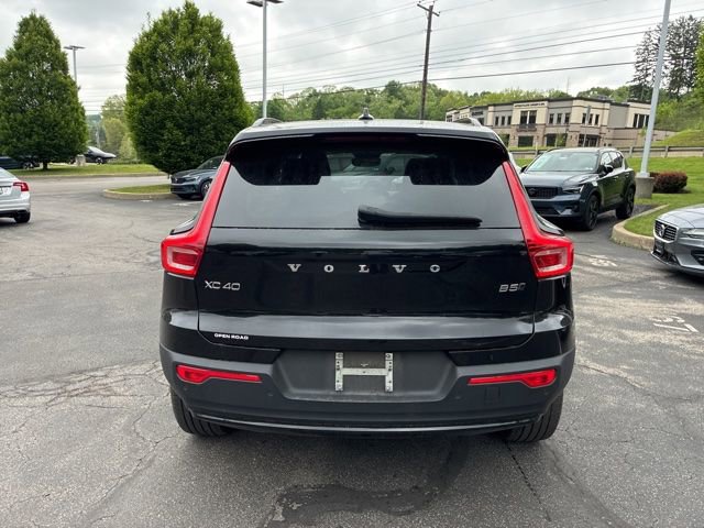 Used 2023 Volvo XC40 B5 Plus w/ Protection Package Premier AWD/4WD image 3