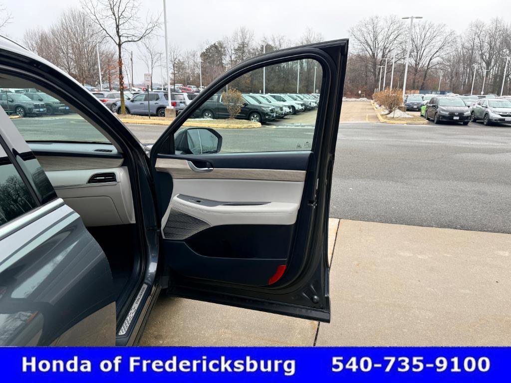 Used 2022 Hyundai Palisade Limited w/ Winter Package image 23