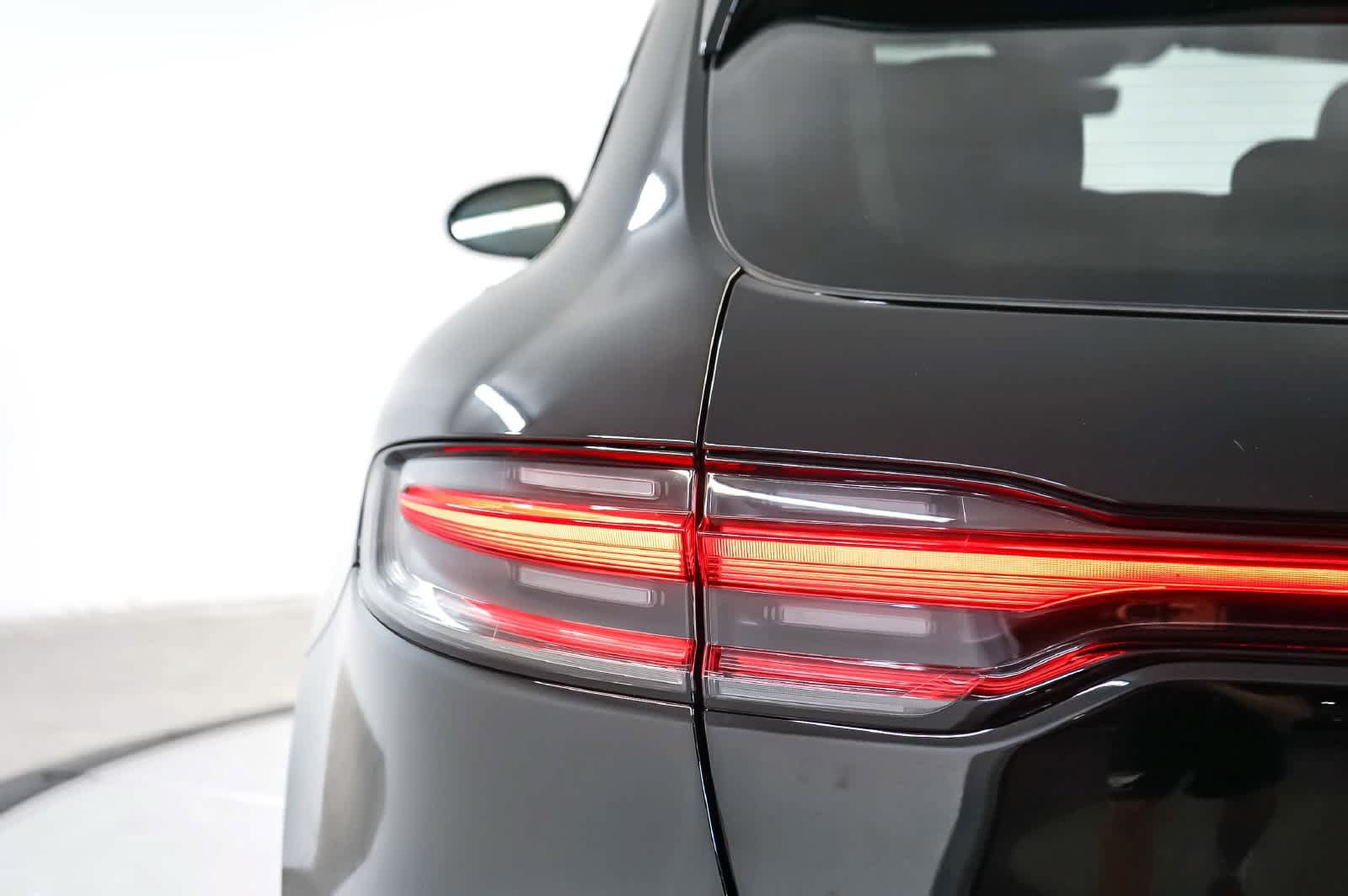 Certified 2026 Porsche Macan AWD/4WD image 11