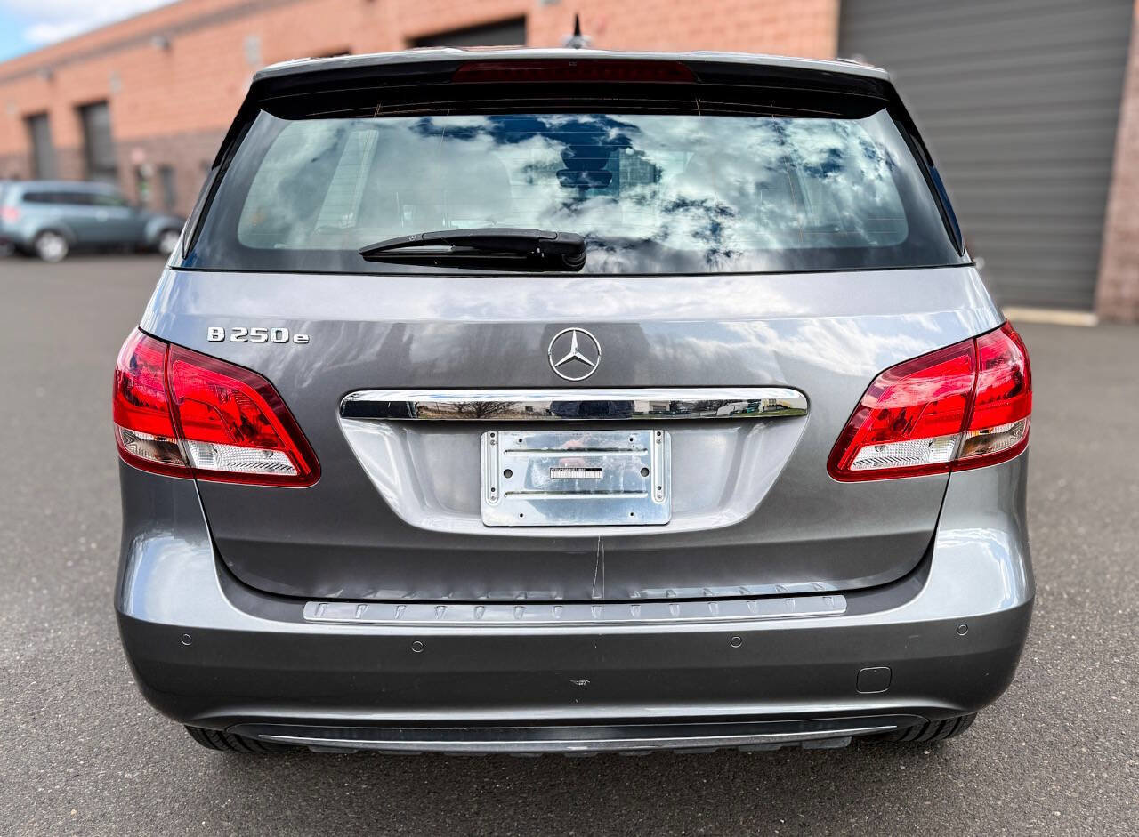 Used 2017 Mercedes-Benz B 250e B 250e 4dr Hatchback image 7