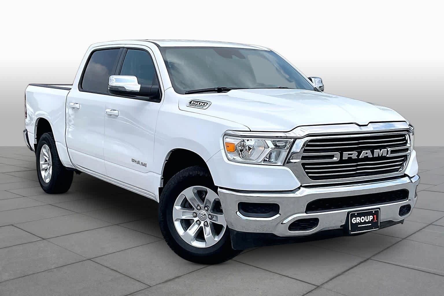 Used 2024 RAM 1500 Laramie AWD/4WD image 3