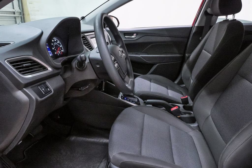 Certified 2022 Hyundai Accent SE FWD image 9