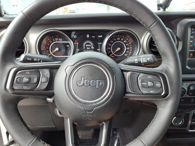 Used 2023 Jeep Gladiator Overland AWD/4WD image 21
