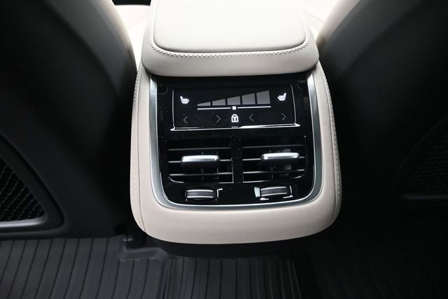 Used 2026 Volvo XC90 B6 Plus w/ Protection Package Premier AWD/4WD image 22