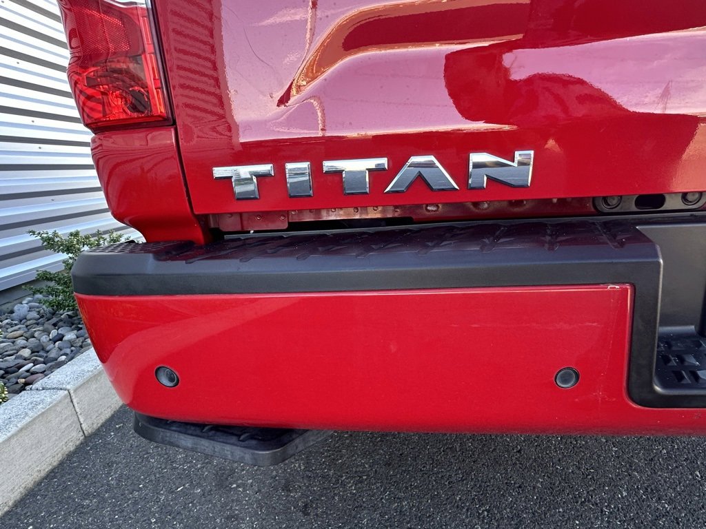 Used 2021 Nissan Titan SV w/ SV Convenience Package image 26