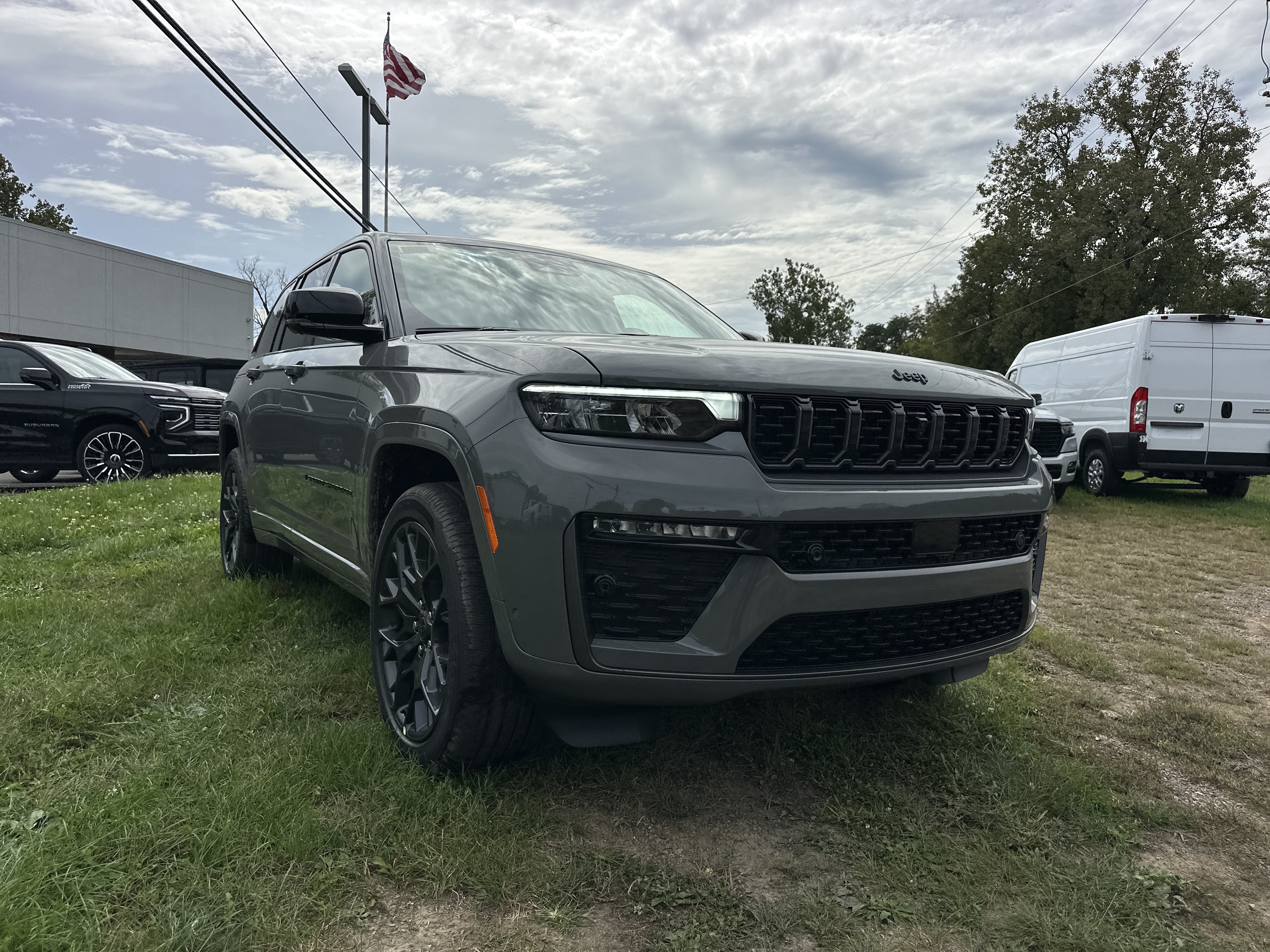 New 2027 Jeep Grand Cherokee Summit AWD/4WD image 21