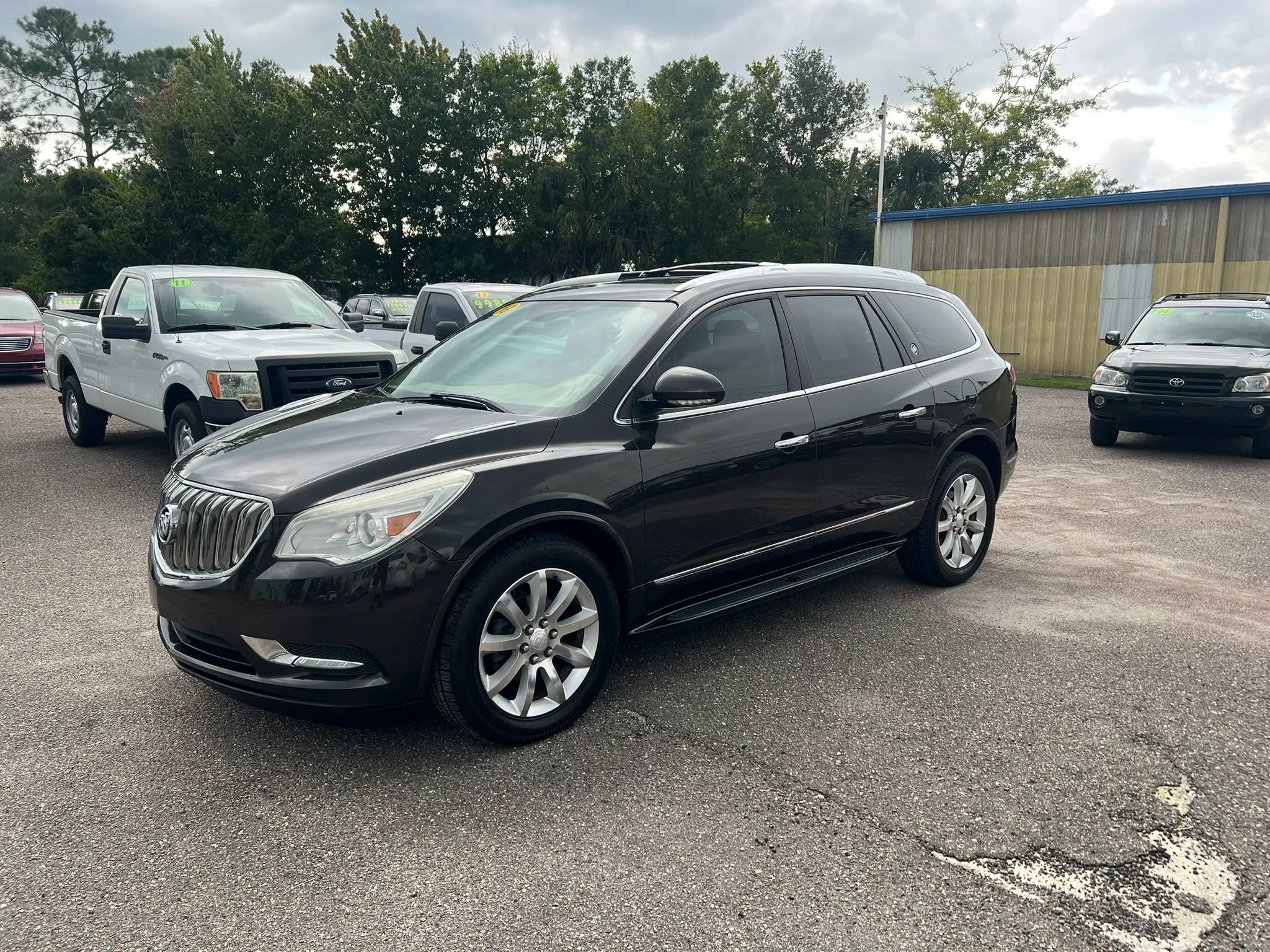 Used 2013 Buick Enclave Premium AWD/4WD image 2