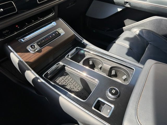 Certified 2025 Lincoln Aviator Reserve w/ Equipment Group 201A AWD/4WD image 38