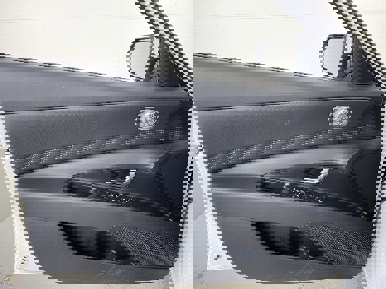 Used 2023 Hyundai Elantra SEL w/ Convenience Package image 10