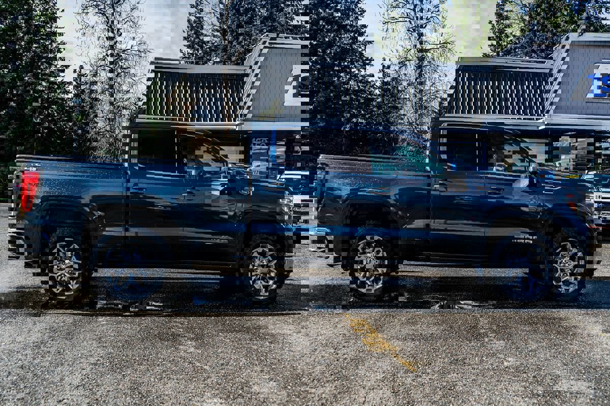 Used 2023 GMC Sierra 1500 SLE image 14