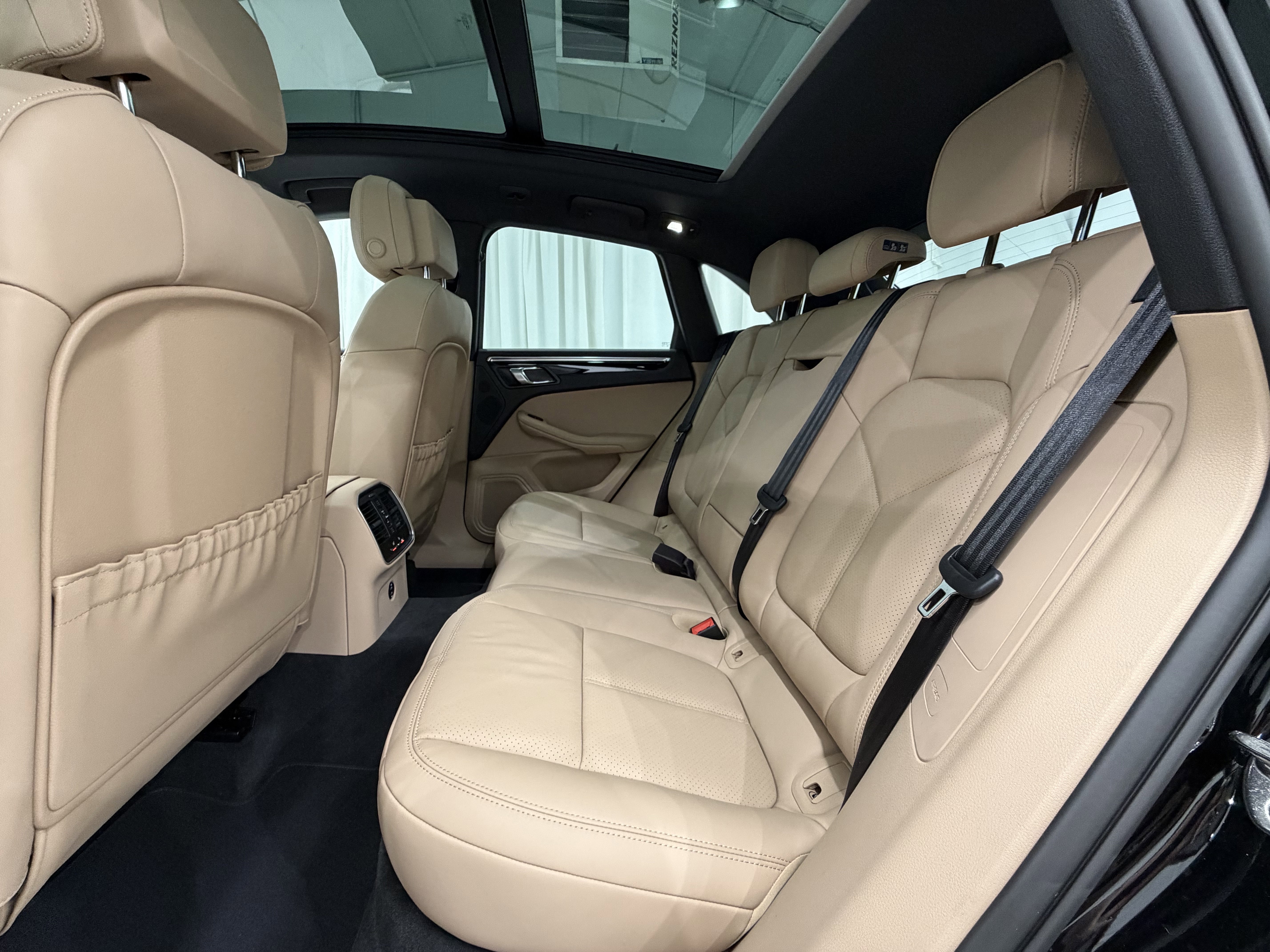 New 2026 Porsche Macan image 20