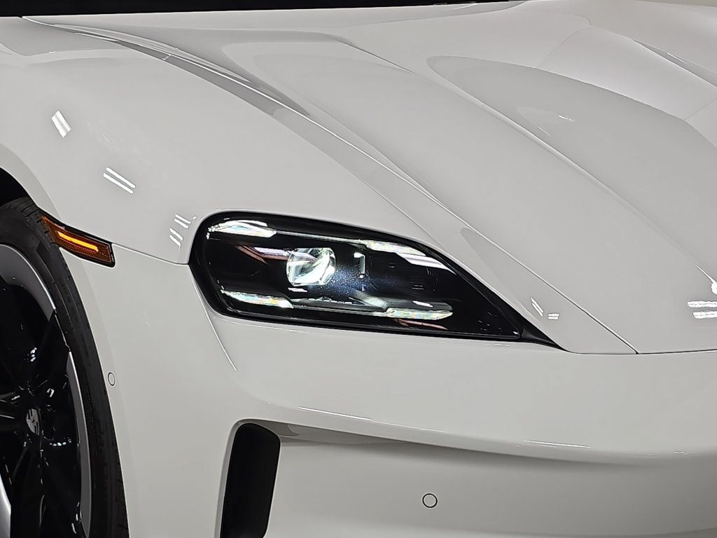 New 2026 Porsche Taycan AWD/4WD image 12