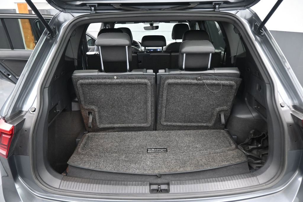 Used 2021 Volkswagen Tiguan SE FWD image 14