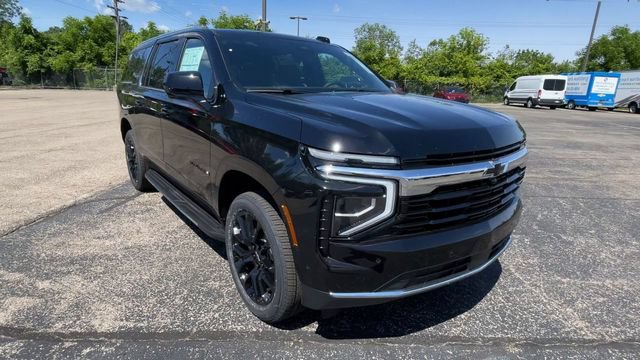 New 2026 Chevrolet Suburban LS w/ LPO, Dark Essentials Package AWD/4WD image 4