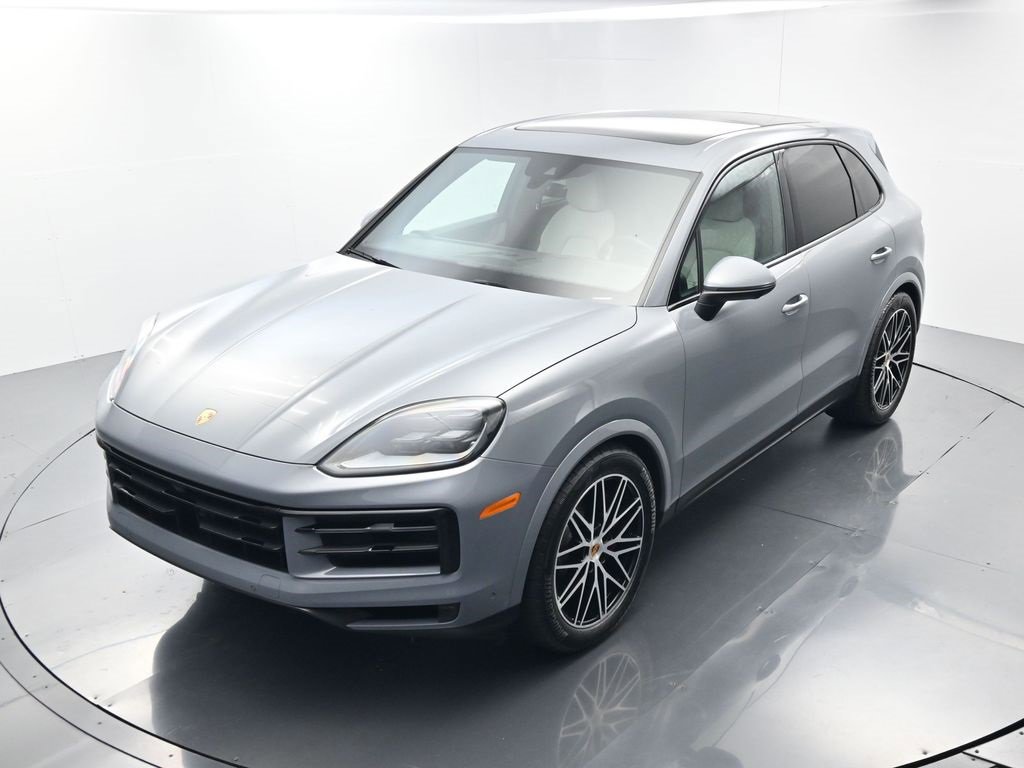 Used 2025 Porsche Cayenne S image 32