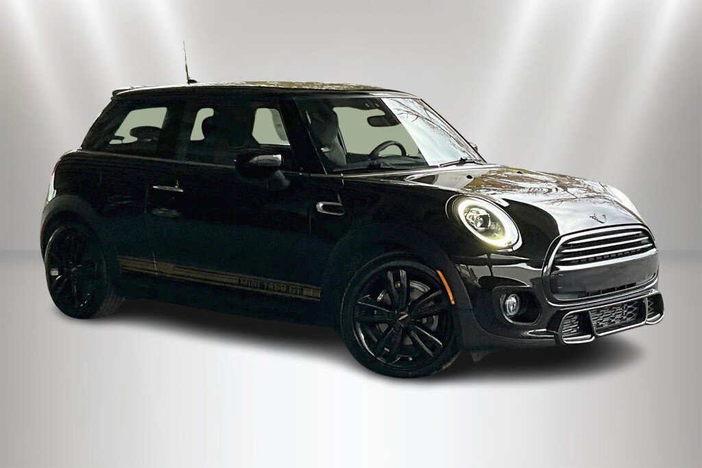 Used 2021 MINI Cooper 2-Door Hardtop image 1