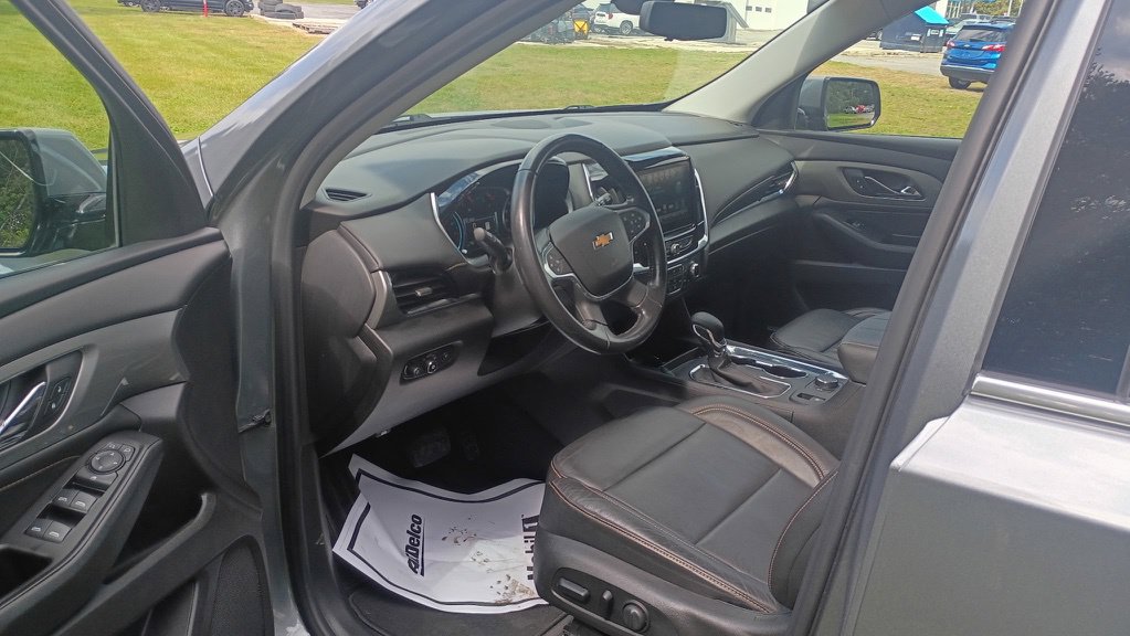 Used 2019 Chevrolet Traverse LT w/ LT Premium Package AWD/4WD image 11