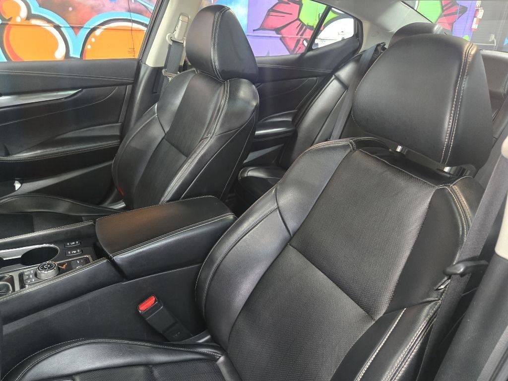 Used 2023 Nissan Maxima SL FWD image 9