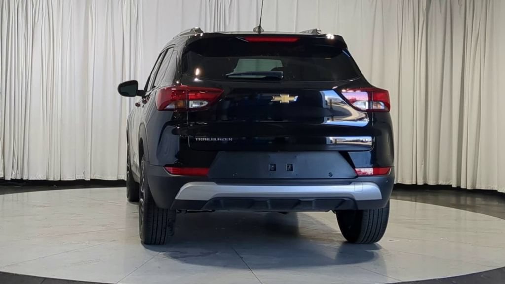 Used 2025 Chevrolet TrailBlazer LT FWD image 9
