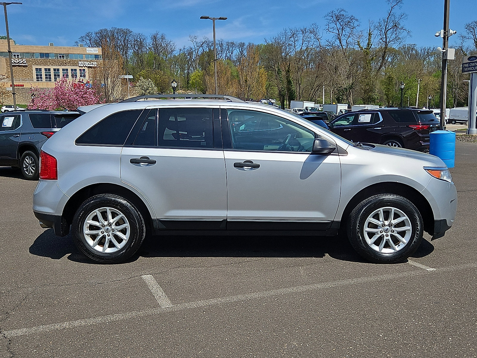 Used 2013 Ford Edge SE FWD image 6