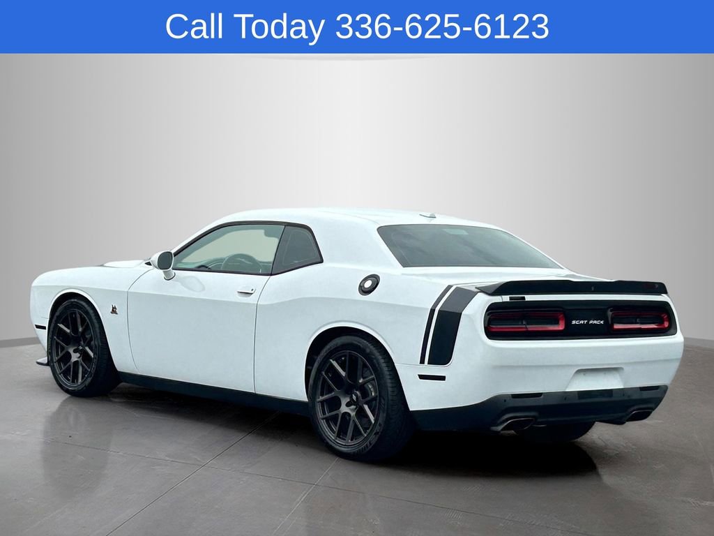 Used 2016 Dodge Challenger R/T Scat Pack w/ Leather Interior Group RWD image 3
