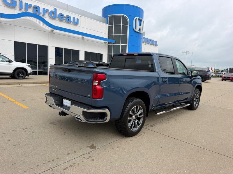 Used 2024 Chevrolet Silverado 1500 LT AWD/4WD image 2
