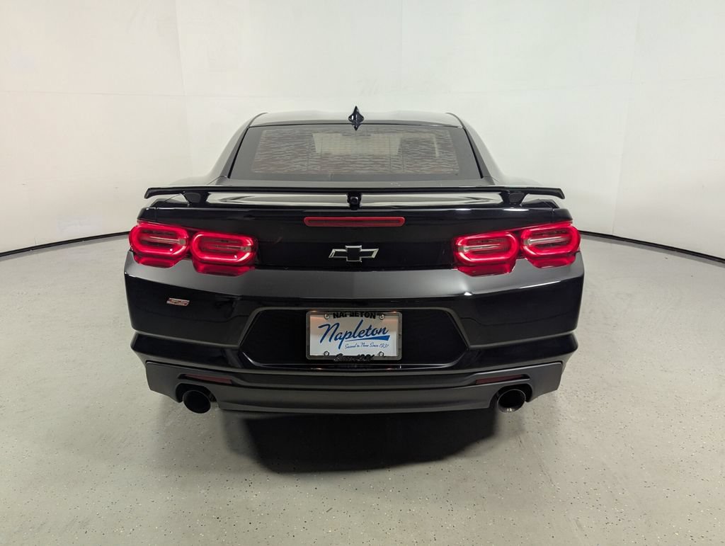 Used 2020 Chevrolet Camaro LT RWD image 7