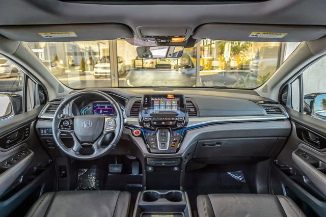 Used 2020 Honda Odyssey Elite image 3
